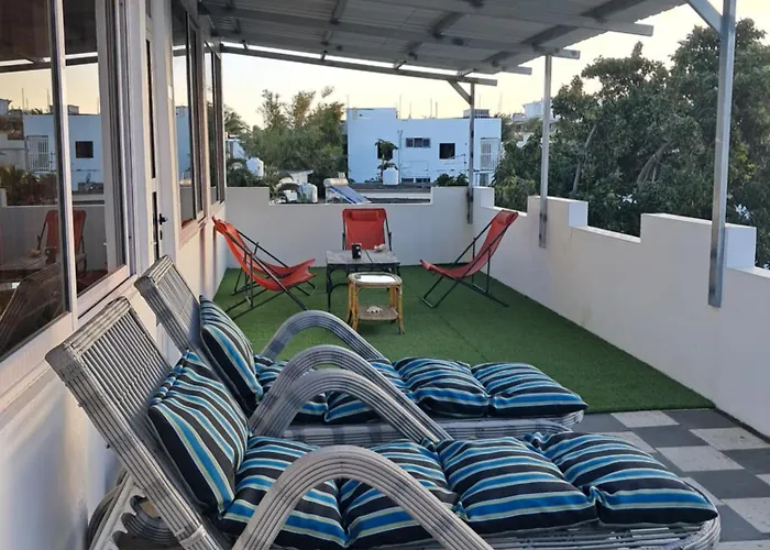 Corinne Villa 300M From The Beach